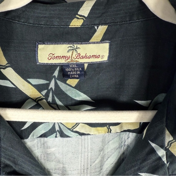 Tommy Bahama XXL Men’s Bamboo Print Hawaiian Shirt 100% Silk - Picture 7 of 10